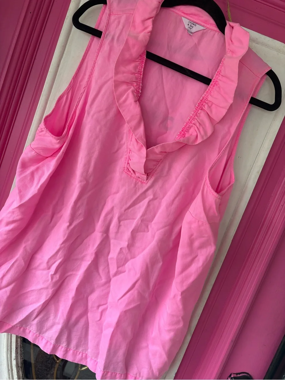crown & ivy Pink Ruffled V-Neck Sleeveless blouse plus size 3 3X XXXL - Picture 4 of 5
